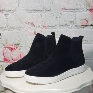 Blondo Sneaker High top Booties NIB